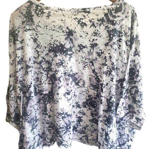 Express Gray and White Tie Dye Oversized  Crop Style Top - Picture 2 of 3